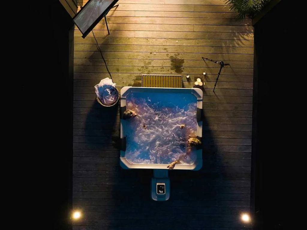 Antracietgrijze Halfharde Spa Met 6 Plaatsen Met Ledverlichting En Accessoires - 128 Stralen - L160 X B160 X H65 Cm - Napuka Van-Mspa Sale