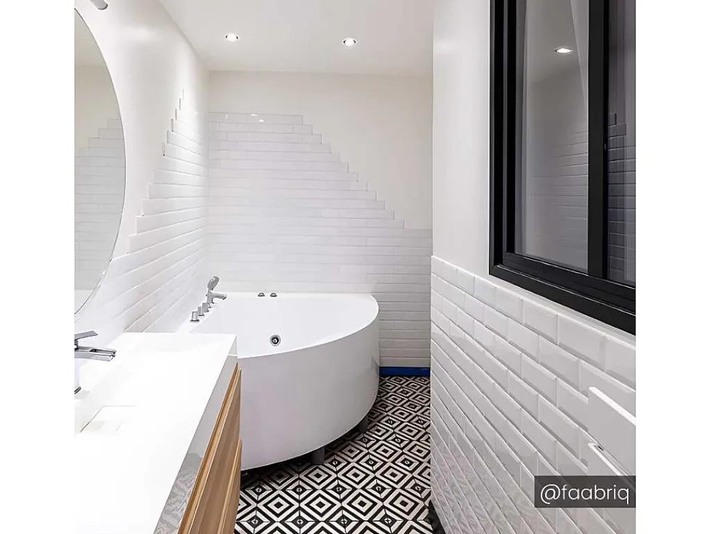 Hoekbadkuip Agyness - 263L - 135 X 135 X H57 Cm-Shower & Design Sale