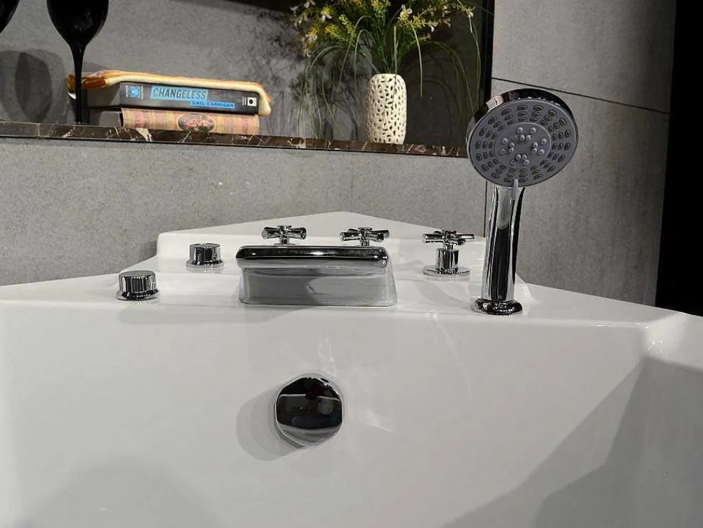Hoekmassagebad Met Glazen Wand - 2 Personen - 330 L - 138X 138X 63 Cm - Evelina-Shower & Design New