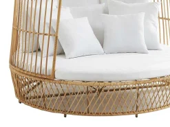 Tuinbed Met Baldakijn Van Gevlochten Hars - Licht Naturel Met Wit Kussen - Cervaro Van-MYLIA Outlet